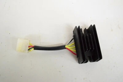 REGULADOR RECTIFICADOR DE VOLTAJE ELÉCTRICO SUZUKI DR250 DR350 1990 1991 1992 - 1999 Foto 1 de 4