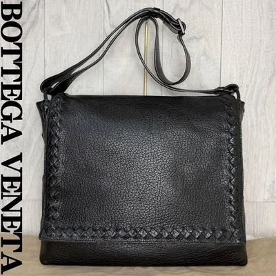 Bolso de hombro mensajero Bottega Veneta Intrecciato de cuero negro para hombre - Usado Foto 1 de 4