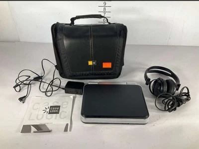 Reproductor de DVD portátil Venturer con estuche bolsa de transporte lógica, auriculares Sony MDR-V150 Foto 1 de 4