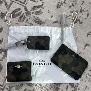 Coach Geldbörse mit Druckknopf, Kalbsleder & Kofferanhänger in charakteristischem Camouflage - Bild 1 von 6
