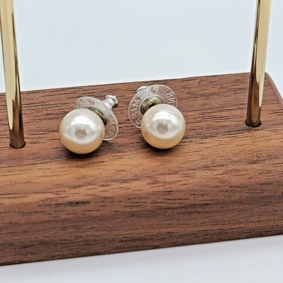 Premier Designs BUTTON UP Post Pendientes Perla Imitación Post 2012-2013 Catálogo Foto 1 de 4