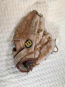 🧤 Vintage Wilson A2124 Signature Model Baseball Glove Youth 11” Leather Mitt - Picture 1 of 7
