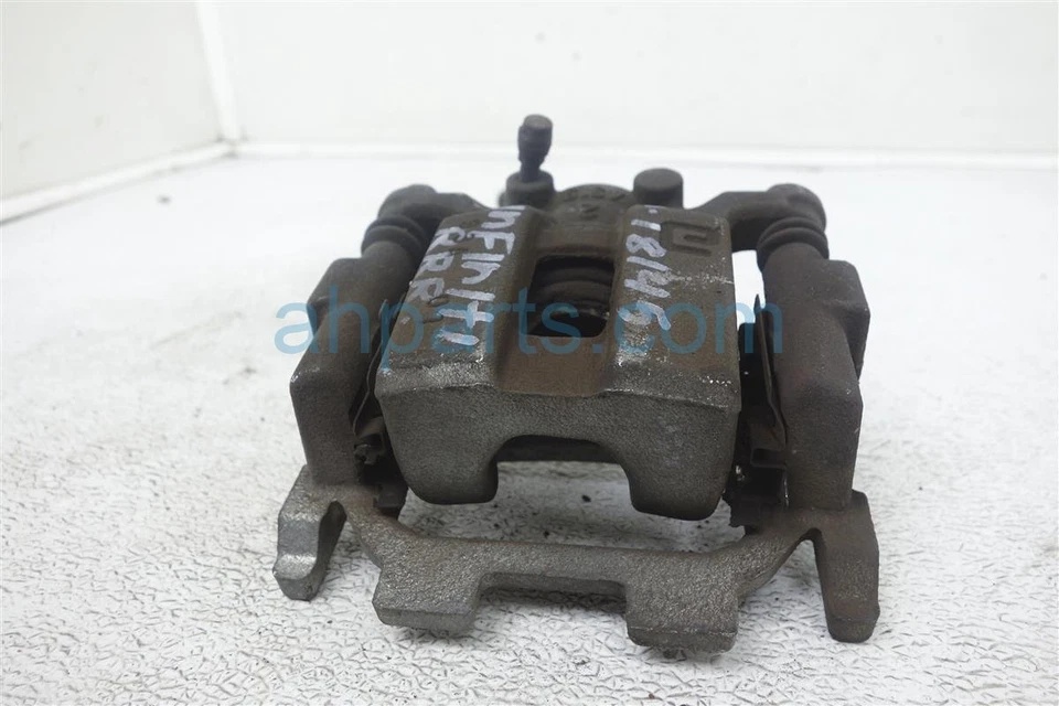 Pinza de freno trasera derecha Infiniti G37 2009 44001-Eg51c Foto 1 de 4