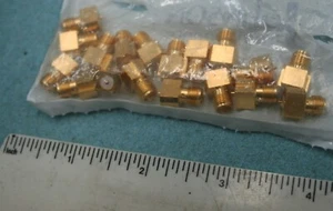 142-0761-871 Johnson Components SMA JACK ASM, SURF MOUNT END LAUNCH (18 Pieces) - Picture 1 of 4