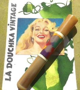 SOPORTE CIGARRILLO FRANCÉS AÑOS 20 MUJER ~ CELULOIDE MULTICOLOR ~ HECHO EN FRANCIA ~ SIN USAR - Imagen 1 de 9