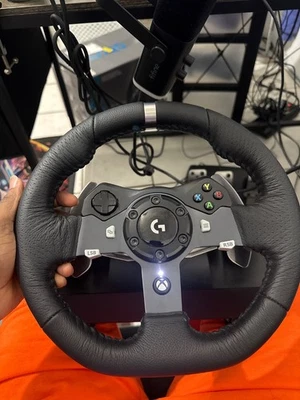 Logitech G920 Driving Force Racing Wheel + Pedals + Shifter - Black (941-000121) - Image 1 of 4