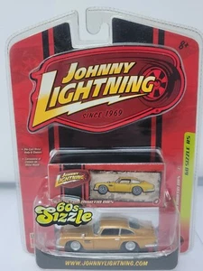 Johnny Lightning 60s Sizzle R5 1964 Aston Martin DB5 2007 - nuevo en paquete - Imagen 1 de 2