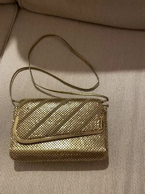 Cartera de Malla de Aluminio Dorado de Colección Bolsillo con Cremallera Correa para el Hombro Bolso sin asas Mob Disco Ver Anuncio Foto 1 de 4