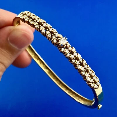 Vintage Designer Elegant 18K Yellow Gold Diamond Hinged Bangle Cuff Bracelet - Image 1 of 4