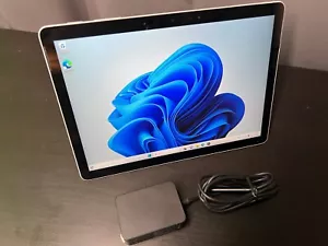 Microsoft Surface Go 2 (10,5", Intel Core m3 8100Y, 4 GB, 64 GB, 1926, Windows 11) - Imagen 1 de 9