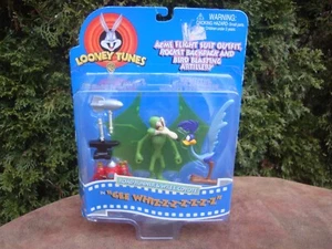Looney Tunes Acme Flight Suit Outfit-Rocket Backpack and Bird Blasting Artillery - Picture 1 of 12