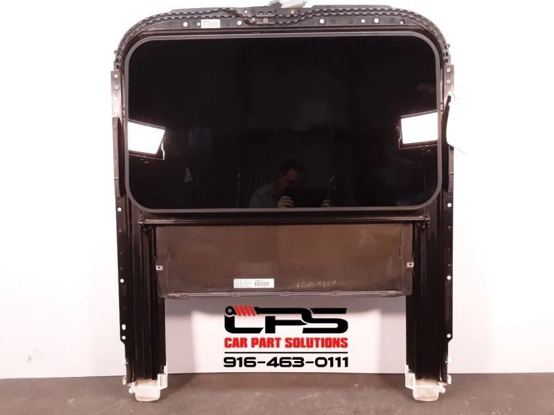 12-17 AUDI A6 Sun Roof Set  - Image 1 of 4