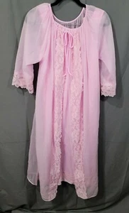 Vintage Flieder Deena 60er Jahre Nachthemd und Morgenmantel Set Spitze Akzente Chiffon Gr. Small - Bild 1 von 9