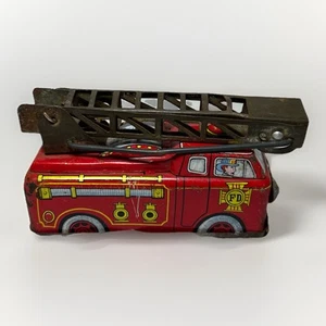 Vintage YONE 4” Wind Up Tin F.D. Fire Truck Extending Ladder Japan 1950's - Picture 1 of 10