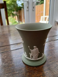 WEDGWOOD Jasperware - Sage Green - Trumpet Vase / 10 cm tall - Picture 1 of 9