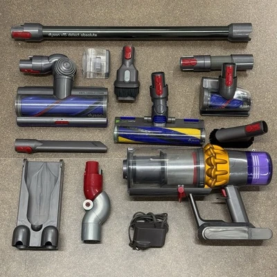 Dyson V15 Detect Absolute Cordless Vacuum Cleaner Animal Gold Handheld SV22 - Image 1 of 4