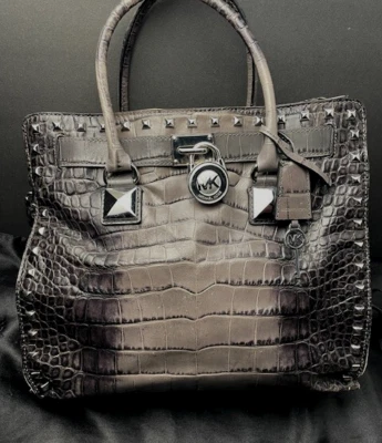 Cartera grande Hamilton Legacy de cuero en relieve de cocodrilo Michael Kors con bolsa antipolvo Foto 1 de 4