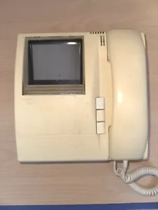 URMET 1202 + STAFFA - VIDEOCITOFONO - Foto 1 di 1