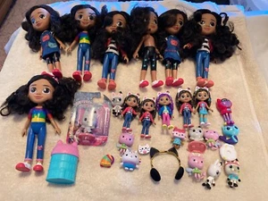 Large Lot Gabby’s Dollhouse Character Figure Toy Doll DWA Spinmaster - Picture 1 of 5