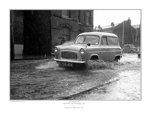 Imagen impresa Rain Storm Ford Thames Van High Street, Lye, Stourbridge, 1967 - Imagen 1 de 3
