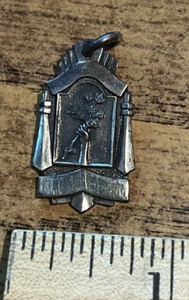 Vintage  - Lilly C.C. School Graduation Award Medal - Olive Branch - Picture 1 of 3