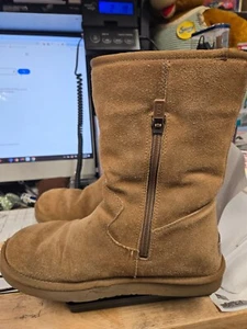 UGG BOOTS MODEL #1118957 SIZE 8 - Picture 1 of 5
