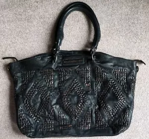 Handtasche/Schultertasche -- Taschendieb Wien - Bild 1 von 5
