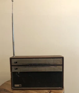 VINTAGE PHILCO FORD SOLID STATE FM/AM RADIO - TESTED & WORKS - Picture 1 of 12