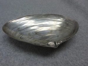 Vintage WALLACE Footed PEARL SHELL DISH #893 83 Grams STERLING SILVER - Picture 1 of 3
