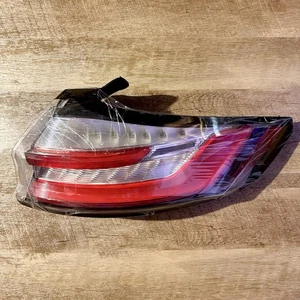 Silscvtt | Right Tail Light Ford Edge SE SEL 2019-23 | FO2805126 | KT4Z-13404-G - Picture 1 of 11
