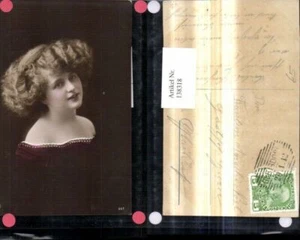 138318,Frau Kleid Portrait - Bild 1 von 1