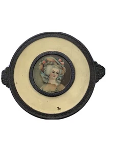 Vintage PNCW Messing Metall Waschtisch Puder Schmuckschatulle viktorianische Dame auf Deckel - Bild 1 von 7