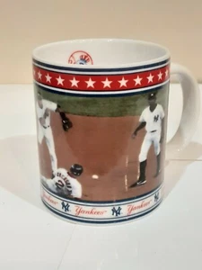 DANBURY MINT NEW YORK YANKEES COLLECTOR'S MUG DOUBLE PLAY COFFEE CUP - Picture 1 of 6