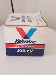 Valvoline VO-19 Engine Oil Filter Replaces PH3950 PF1127 B1404 P502076 LF798 - Picture 1 of 4
