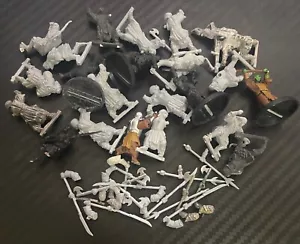 Middle-earth: battle strategy game - x20 mordor orcs spare parts, used. - Foto 1 di 1