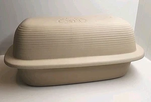 Sartén tostadora PAMPERED CHEF Family Heritage de gres 17 x 11 con tapa cubierta de cúpula - Imagen 1 de 9