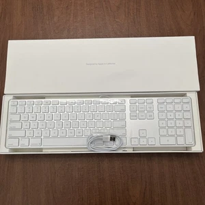 Apple A1243 USB Wired Keyboard Aluminum Slim with Numeric KeyPad    magic mouse - Picture 1 of 11