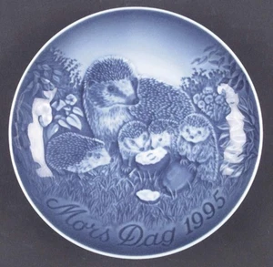 Bing & Grondahl Mother's Day Plate Hedgehog With Young - Boxed 61196 - Picture 1 of 1
