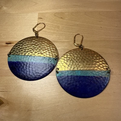 Pendientes Issoria Clásicos Por Sueñamos En Color - Azul Turquesa Latón Círculo Redondo Foto 1 de 4