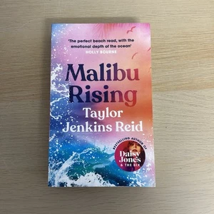 Malibu Rising by Taylor Jenkins Reid Paperback - Bild 1 von 10