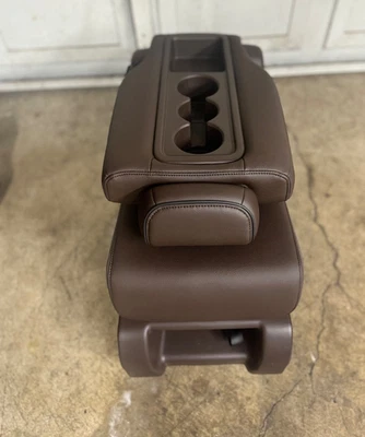 Asiento central Honda Odyssey 2025 segunda fila asiento central cuero marrón Foto 1 de 4