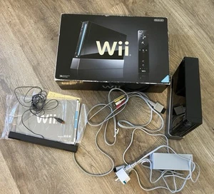 JAPANESE Nintendo Wii w Box Cables power NO WIIMOTE - Picture 1 of 12