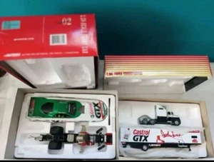 JOHN FORCE 1997 CASTROL GTX MUSTANG FUNNY 1/24 SCALE CAR & Racing Metal Trailer - Picture 1 of 12