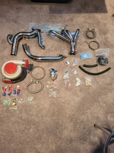 Kit Turbo de 5 piezas Chevy de bloque pequeño motor SBC 350 de alto rendimiento actualización GT45 T4 - Imagen 1 de 2