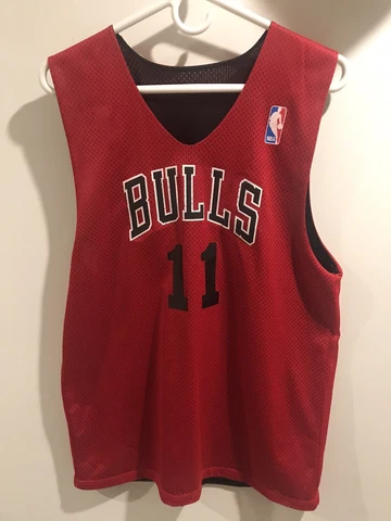 Chicago Bulls NBA #  11 Reversible Red Black Jersey Mens medium DeMar DeRozan Cover