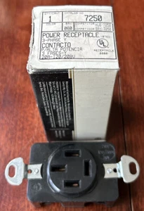 Leviton Industrial Outlet Receptacle NEMA 18-20R 20A 120/208V 3ØY 7250 NOS - Picture 1 of 2