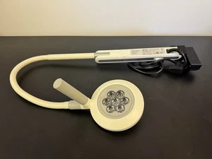 GE Derungs VISIANO LED 10-1-P S10 Schwanenhalsarm Untersuchungsleuchte mit Gerätehalterung 21053 - Bild 1 von 4