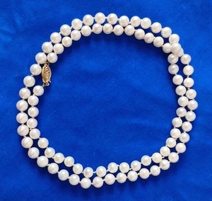 Zierliche handgeknüpfte Perlen Halskette 14K Gold Verschluss Vintage rund kleine Perlen - Bild 1 von 6