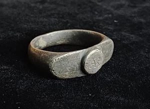 Ancient Roman Silver Initial Ring - Picture 1 of 7