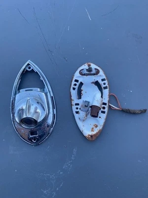 Luz domo cortesía Pontiac Grand Prix 1963 y Bonneville Foto 1 de 4